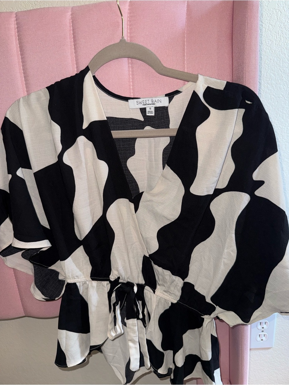 Sweet Rain Black & Cream Tie-Waist Wrap Blouse
